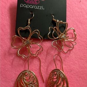 paparazzi Gold Wire Flower Dangle Earrings